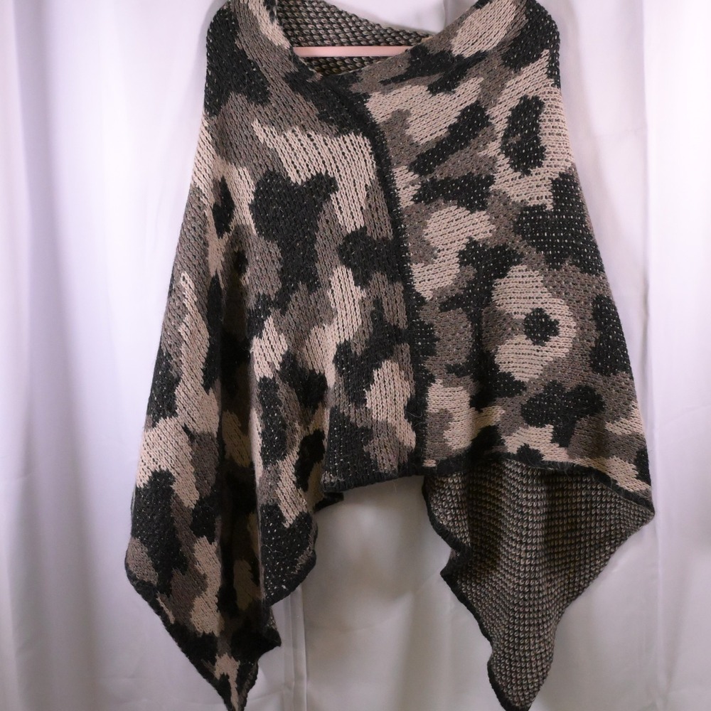 Cocogio Gray Camo Chunky Knit Poncho Shawl Women's One Size Italy